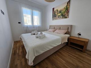 Adela - Pula - 4