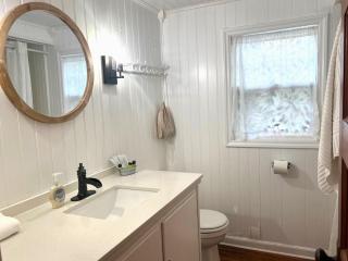 Cottage 11 - Double Queen Beds plus Child Loft w 2 Twins Private Bath & Kitchenette Pets Allowed Fee applies - 3