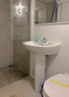 Chambre équipée dans appartement de village - 1