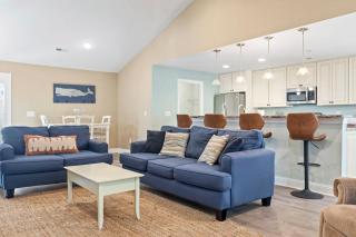 Coastal Pet Friendly Getaway in Murrels Inlet! Perfect for 8 Guests! - Myrtle Beach - 1