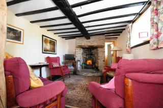 Character cottage with spectacular views - Church Stoke - 5