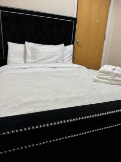 2 Bed Apartment city centre - Wolverhampton - 6