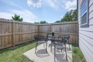 Ten Minutes to Broadway Luxurious Gated Townhome - 8