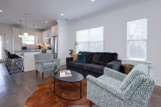 Ten Minutes to Broadway Luxurious Gated Townhome - Nashville - 4