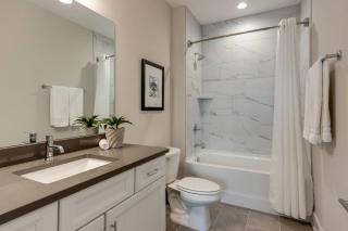 Large Royal Townhome Beautiful Design and Rooftop - Nashville - 7