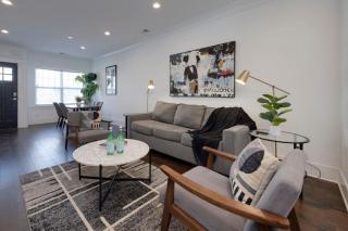 Ten Minutes to Broadway Pet Friendly Escape - 5