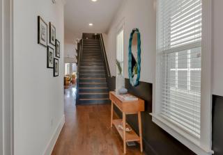 Big Spectacular Townhome Giant Covered Patio - Nashville - 6