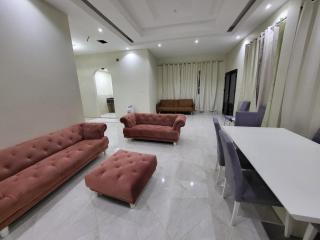 Luxury Villa - Ajman - 5