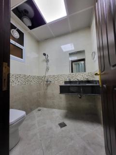 Luxury Villa - Ajman - 4