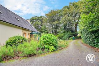 Maison calme au milieu d'un parc arboré de 3000m2 - 8