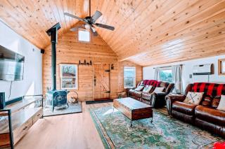 Modern Cabin CLOSE TO SKI with HOT TUB, VIEWS & Games - 6