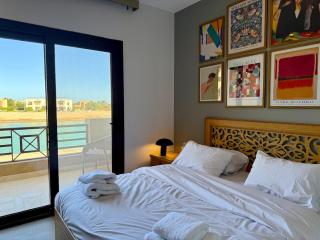 Picturesque 3BR Villa- Free Lagoon Access ElGouna - Hurghada - 6