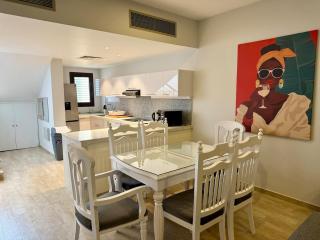 Picturesque 3BR Villa- Free Lagoon Access ElGouna - Hurghada - 3