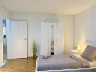 Skyline Retreat Jedes Zimmer mit TV - Baden - 9