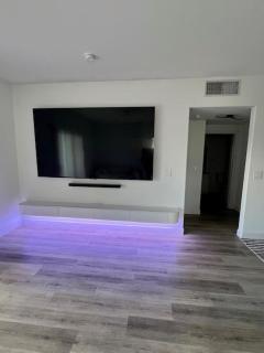 Newly Upgraded 2bed 2bath Condo! - 7