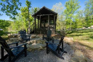 Tiny Home Firepit BBQ Fishing Willow Cabin - Gatlinburg - 3