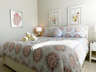 Windsor Lodge Unit 20, studio, 1BR 1BA close to the beaches, pool access - Osprey - 3