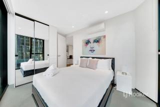 Central Haven Cozy 2BR with GYM - Melbourne - 1