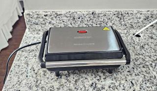 Flat Pampulha orla prox Mineirão com varanda - 1