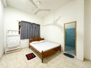 Queens Gate Surf Resort - 8