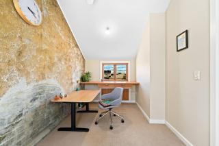 Bright bedroom in beautiful house in Preston close to the action! - Melbourne - 8