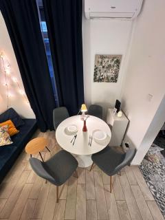 Central Cozy Apartment - 7
