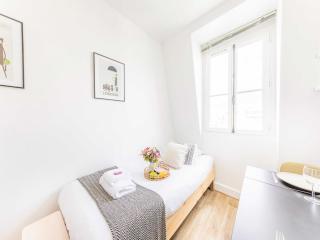 Charming studio 1P near Av Montaigne - Paris - 0