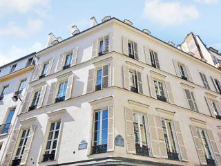 Newly renovated studio 2P- Elysée St-Honoré - Paris - 1