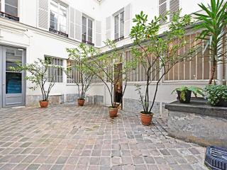 Newly renovated studio 2P- Elysée St-Honoré - Paris - 2