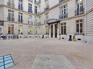 Bedroom 3 - Place Victor Hugo Trocadero - BAIL MOBILITE - Parijs - 6