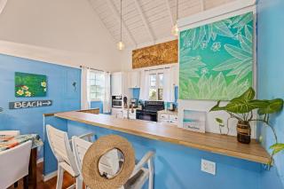 Beautiful Beachfront Townhouse 3bdrm 2bth with outside day bed OR overflow bedroom - 4