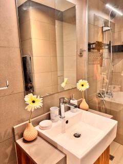 Studio Apartment with Gym , Pool - Sharjah - 3
