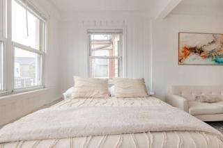 Urban Oasis 3BR Apt with Iconic WTC View - Jersey City - 8