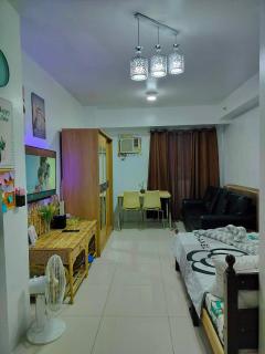 17th Floor Tower B Studio Haven with Netflix, AC and Free Wifi - 0
