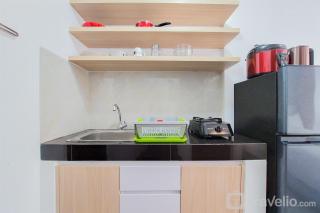 Enjoy Living and Warm Studio at Serpong Garden Apartment By Travelio - Tangerang - 7