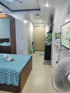 16th Floor Tower A Pool View Studio Unit with Unlimited Internet Access and Modern Amenities - Manila - 8