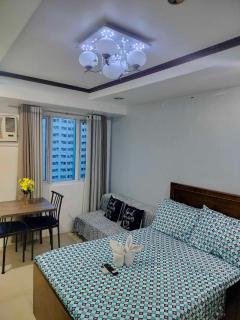 16th Floor Tower A Pool View Studio Unit with Unlimited Internet Access and Modern Amenities - Manila - 6