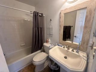 Comfortable, Convenient Room near DC - 6