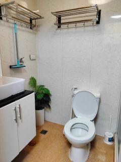 5th Floor Tower A 1-Bedroom Unit with Unlimited Internet Access and Netflix - Manila - 3