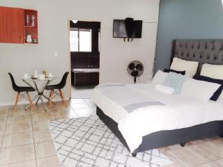 SERENE Guest House - Midrand - 5