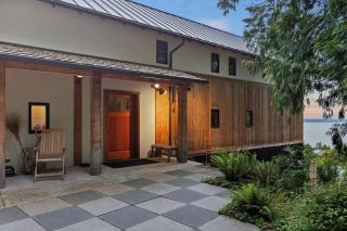Water Mtn Views, King Beds! Close To Ferry - Clinton - 5