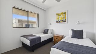 Ocean Parade 7 - Stylish Renovated Apt, Pool, Spa, Sleeps 4, Cafes - Coffs Harbour - 7