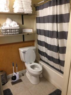 2br home with patio near lakes and walking trails - 2