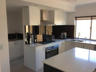 Luxury & gives you it all - Perth - 6