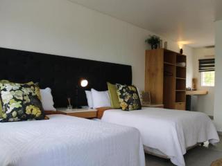 The Bay View Hotel - 8