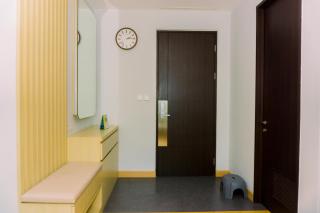 Comfortable and Modern Look 1BR at CitraLake Suites Apartment By Travelio - Jakarta - 7