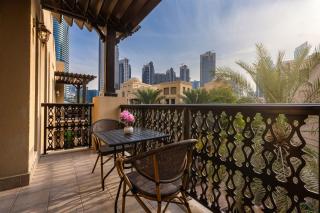 Maison Privee - Stylish & Spacious Apartment in Downtown Dubai - 2