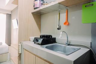 Best Comfy and Modern Studio at Baileys Apartment By Travelio - 4