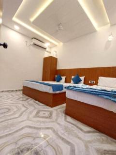 Hotel Nirmala Palace Ayodhya Near Ram Mandir and Hanuman Garhi - Fully Air -Conditioned with Restaurant Facilities - Best Hotel In City - Ayodhya - 1