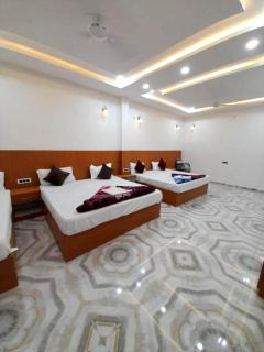 Hotel Nirmala Palace Ayodhya Near Ram Mandir and Hanuman Garhi - Fully Air -Conditioned with Restaurant Facilities - Best Hotel In City - Ayodhya - 3